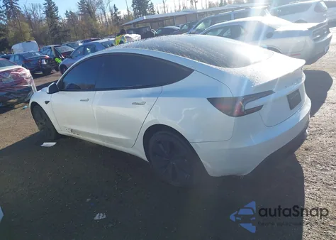 2025 Tesla Model 3 Long Range Rear-Wheel Drive/Standard z USA, uszkodzony, nr VIN 5YJ3E1EA0SF882233